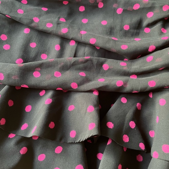 Brand new large dynamite skirt - Picture 3 of 4